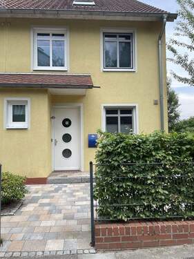 Aussen- Eingangsbereich - Gepflegtes Reihenendhaus in Bremen-Woltmershausen mit 136 m² Wohnfläche