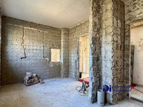 Küche und ehemaliges Bad (Zwischenwand entfernt) - 