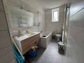 Bad - 4 Zimmer Etagenwohnung in Chemnitz