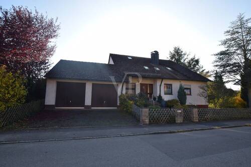 Außenansicht - 8 Zimmer Einfamilienhaus zum Kaufen in Lichtenau