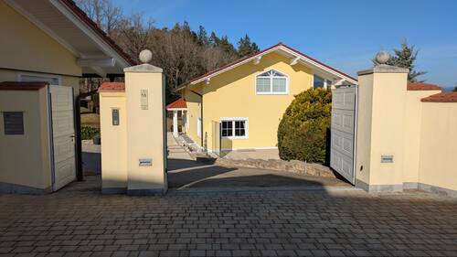 Tor zur Einfahrt - 