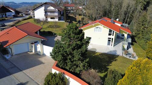 Ansicht Einfahrt - 