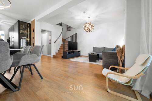 Wohnzimmer - Doppelhaushälfte mit 144,00 m² in Wiesbaden zum Kaufen