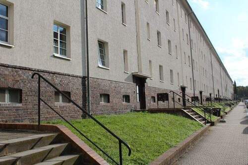 Hauseingang - 2 Zimmer Etagenwohnung zur Miete in Chemnitz