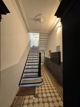 Treppenhaus - 3 Zimmer Etagenwohnung zur Miete in Düsseldorf