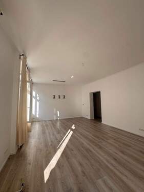 Wohnzimmer - 3 Zimmer Etagenwohnung in Düsseldorf