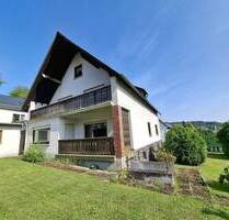 Schnäppchenpreis und Top-Lage! Sanierungsbedürftiges Haus mit 2 Wohnungen, Nebengebäude und schönem Grundstück in ruhiger und dennoch zentraler Lage! - Westerburg