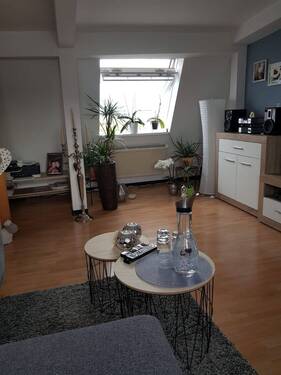 Wohnzimmer - 2 Zimmer Etagenwohnung zum Kaufen in Stuttgart