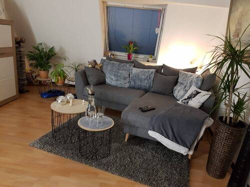 Wohnzimmer - 2 Zimmer Etagenwohnung in Stuttgart