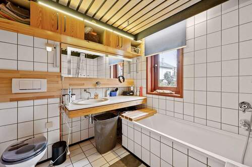 Bild 2 - 7 Zimmer Einfamilienhaus zum Kaufen in Kürnbach