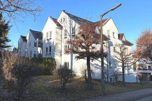 Ansicht Süd - Kurzfristig frei: 3-Zimmer-Eigentumswohnung mit Balkon, Aufzug und Garage!