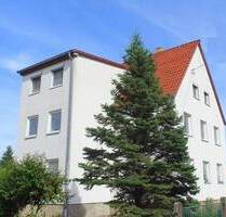 Helle 2-Zimmer-Wohnung mit Laminatboden, sep. Küche & Bad mit Badewanne - Röderau-Bobersen