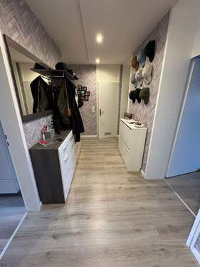 Flur - Etagenwohnung mit 77,00 m² in Nürnberg zum Kaufen