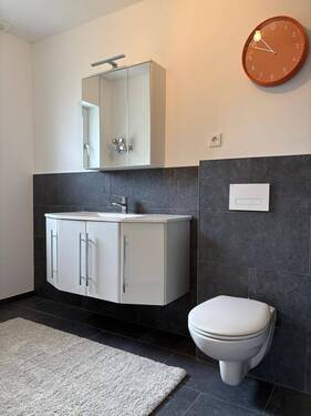 Bad - 3 ZKB-Wohnung in gepflegtem Mehrfamilienhaus mit Balkon (65)