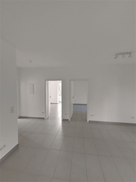 Blick zu den Zimmern - 2 Zimmer Etagenwohnung in Frankfurt am Main