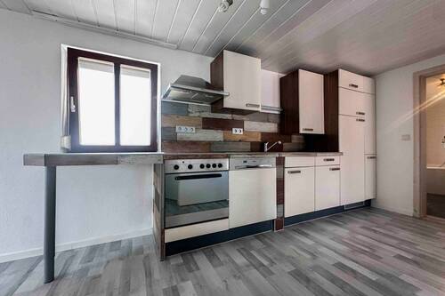 Küche, Flur - Etagenwohnung mit 101,30 m² in Zentbechhofen zum Kaufen