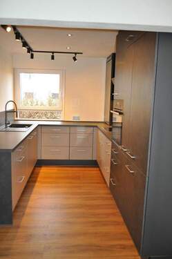 Küche mit viel Stauraum - 