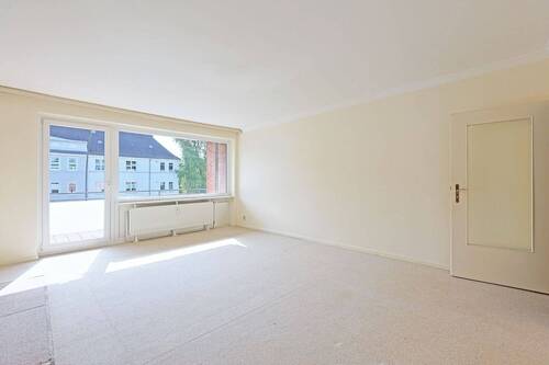 Breites Fenster zum Balkon - Etagenwohnung mit 88,00 m² in Hamburg zum Kaufen