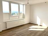 Zimmer - KL-Ost - Komplett renovierte 2-Zimmerwohnung mit PKW-Stellplatz