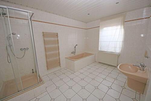 Bad im EG - Reihenmittelhaus mit 205,00 m&sup2; in Bitterfeld-Wolfen zum Kaufen