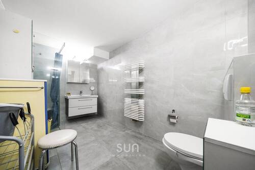 BADEZIMMER - Etagenwohnung mit 154,00 m&sup2; in Langen (Hessen) zum Kaufen