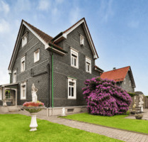 Historisches Landhaus mit repräsentativem Villencharakter auf weitläufigem Grundstück - Burscheid Hilgen
