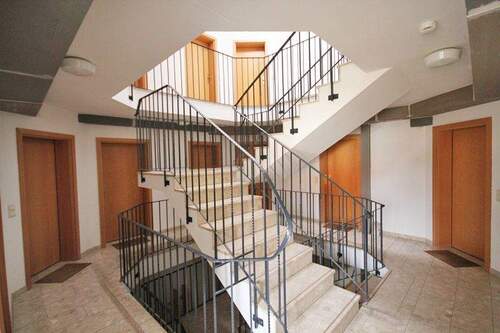 Hausflur - 1 Zimmer Etagenwohnung zur Miete in Wachau OT Seifersdorf