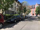 Aussenansicht - KN-Paradies: Ansprechende, sanierte 3,5-Zimmer-Wohnung mit Tiefgaragenstellplatz