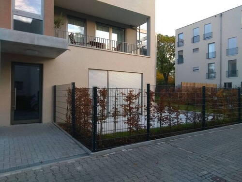 Garten mit Zaun - 