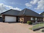 Außenansicht - Großzügiges Eigenheim mit Pool - Ihr persönliches Paradies zu Hause!
