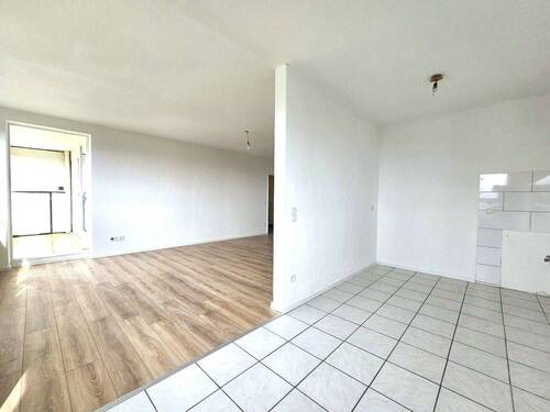 Wohnzimmer Balkon Küche Gesamtansicht - 