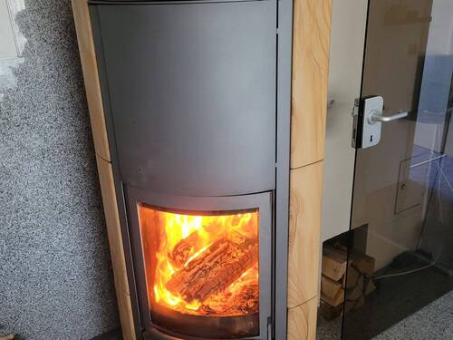 Kaminofen in Wohnzimmer.jpg - 