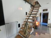 Offene Treppe in Wohnzimmer.jpg - 