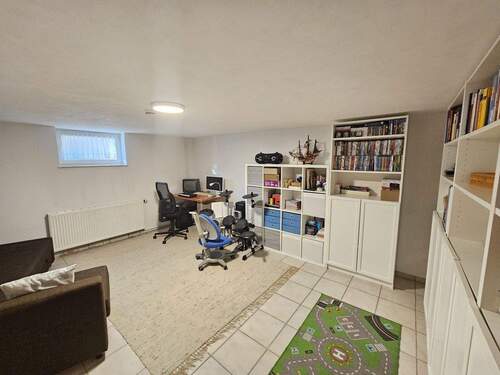 Untergeschoss mit Arbeits- bzw. Gästezimmer - 