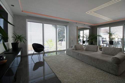 Wohnzimmer (1) - 5 Zimmer Etagenwohnung zum Kaufen in Ostfildern