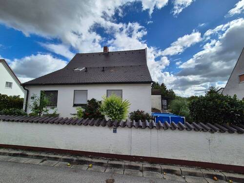Ansicht - 6 Zimmer Mehrfamilienhaus, Wohnhaus zum Kaufen in Ergoldsbach