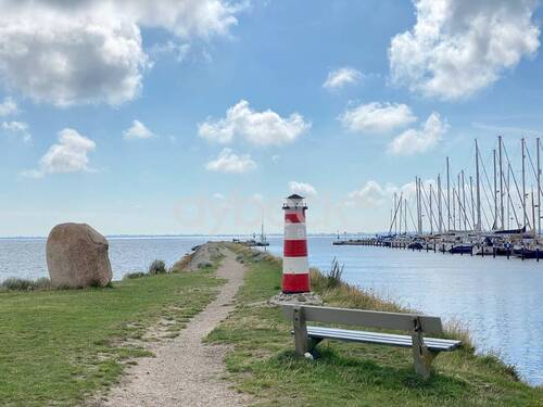 Platz zum Träumen - Gemütliche 3-Zimmer-Wohnung mit traumhaftem Hafen - und Ostseeblick.