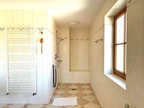 und bodentiefer Dusche - 