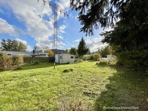 Angrenzend wurde bereits neu gebaut - Grundstück in Fredersdorf