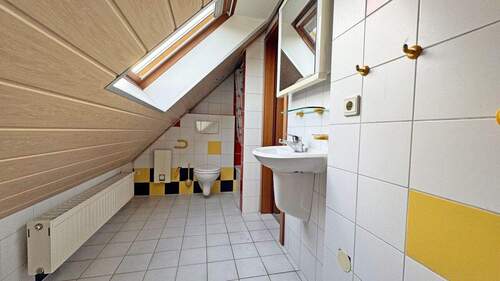 Badezimmer Dachgeschoss - 