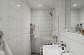 Dusche im Badezimmer - 