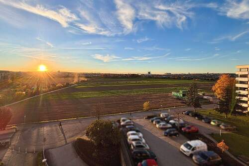Aussicht vom Balkon - Sofort freie 3-Zimmer-Eigentumswohnung mit Westbalkon im 5. Obergeschoss mit Aussicht!