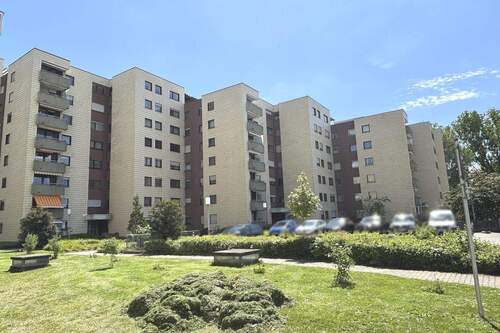 Ansicht von Nordwesten - 3 Zimmer Etagenwohnung zum Kaufen in Stuttgart