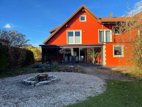 Außenansicht Gartenseite mit Grillplatz - 