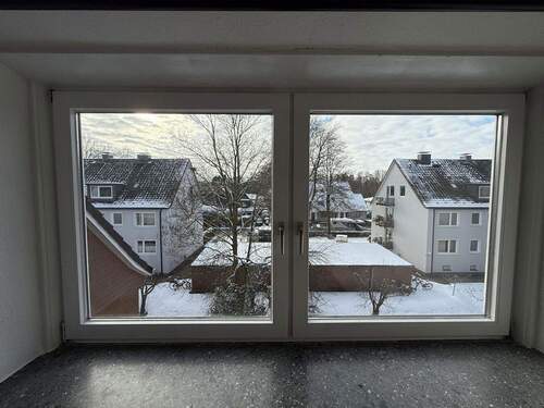 Ausblick Wohnzimmer - 4 Zimmer Etagenwohnung zum Kaufen in Hamburg