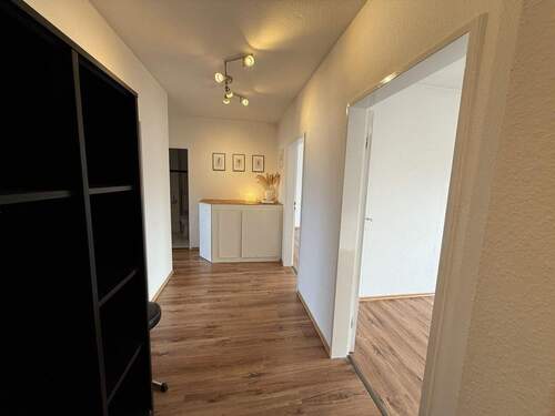 Flur - Etagenwohnung mit 70,00 m&sup2; in Hamburg zum Kaufen