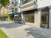 Außenansicht - *** Gelegenheit *** bezugsfreie, großflächige Ladenfläche in Sendling-Westpark mit Kellerraum ***