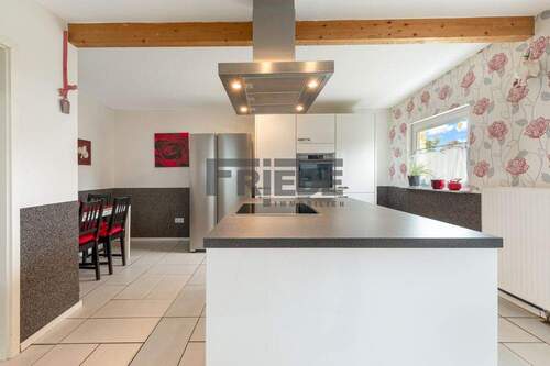 Bild 1 - Individueller Bungalow mit Pool und großem Garten in Bienenbüttel