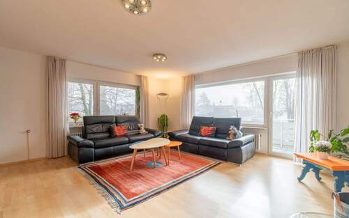 Wohnzimmer - 6 Zimmer Etagenwohnung in Dauchingen