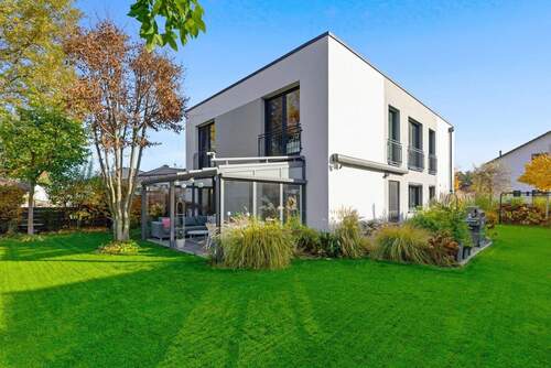 Rückansicht - 6 Zimmer Einfamilienhaus zum Kaufen in Ludwigsfelde